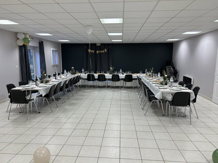 La salle des Hameaux des Lacs